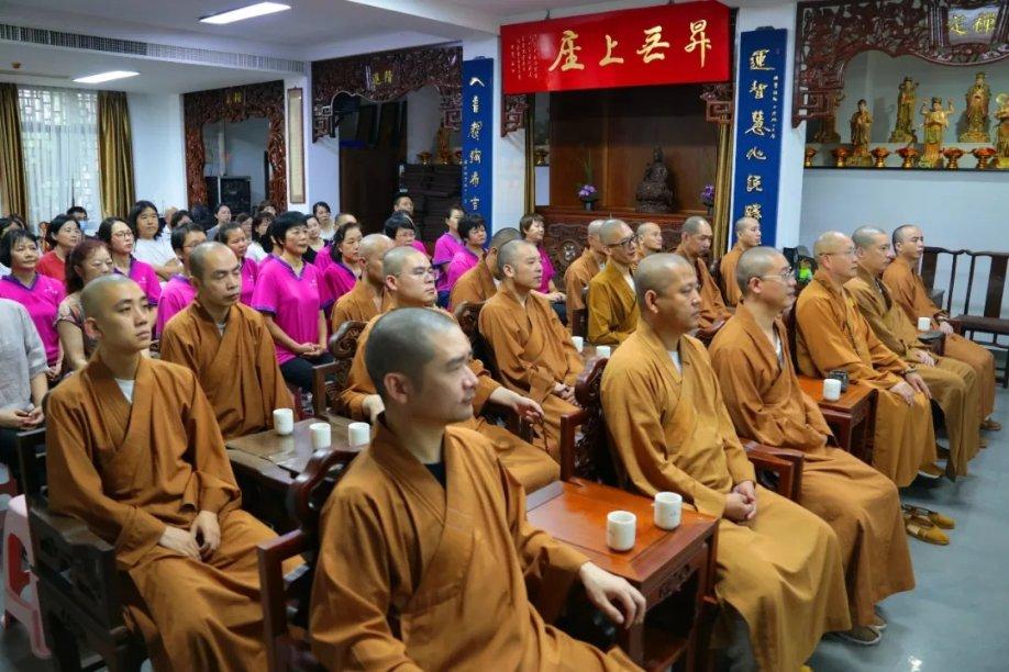 雅阁和天籁哪个好?-全球最佳红迪网平台